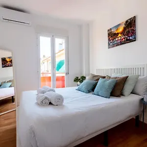 Homely 2 Bedroom In Barajas , Madrid España